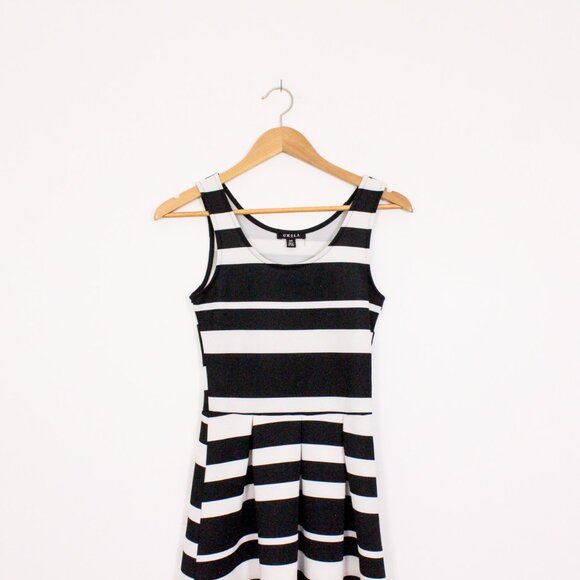 *UK2LA Black and White Striped Skater Circle Dress - Picture 4 of 6